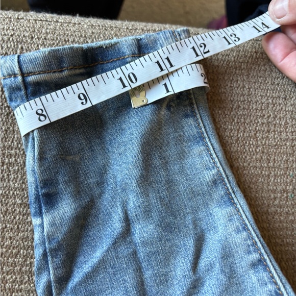 Kollar "knee-blown-out" jeans. - Picture 8 of 11
